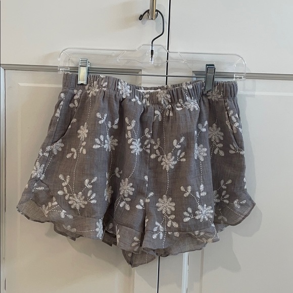 Stella Laguna Beach Pants - Ruffle shorts